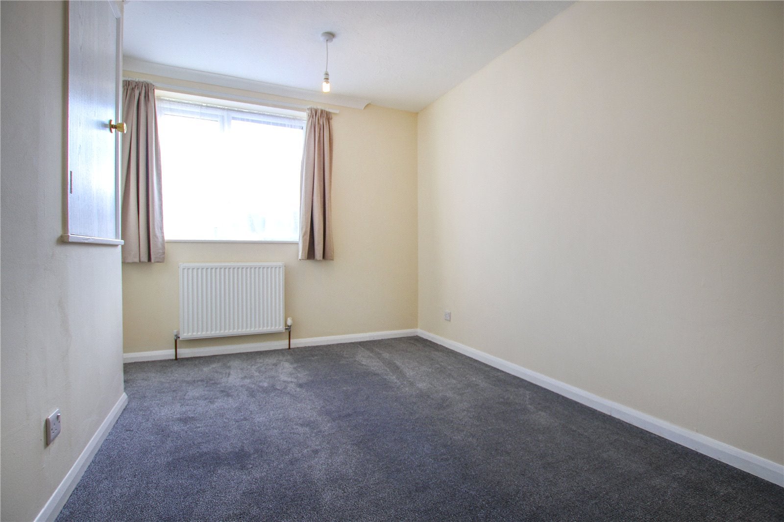 House Charterhouse Close in Winkfield