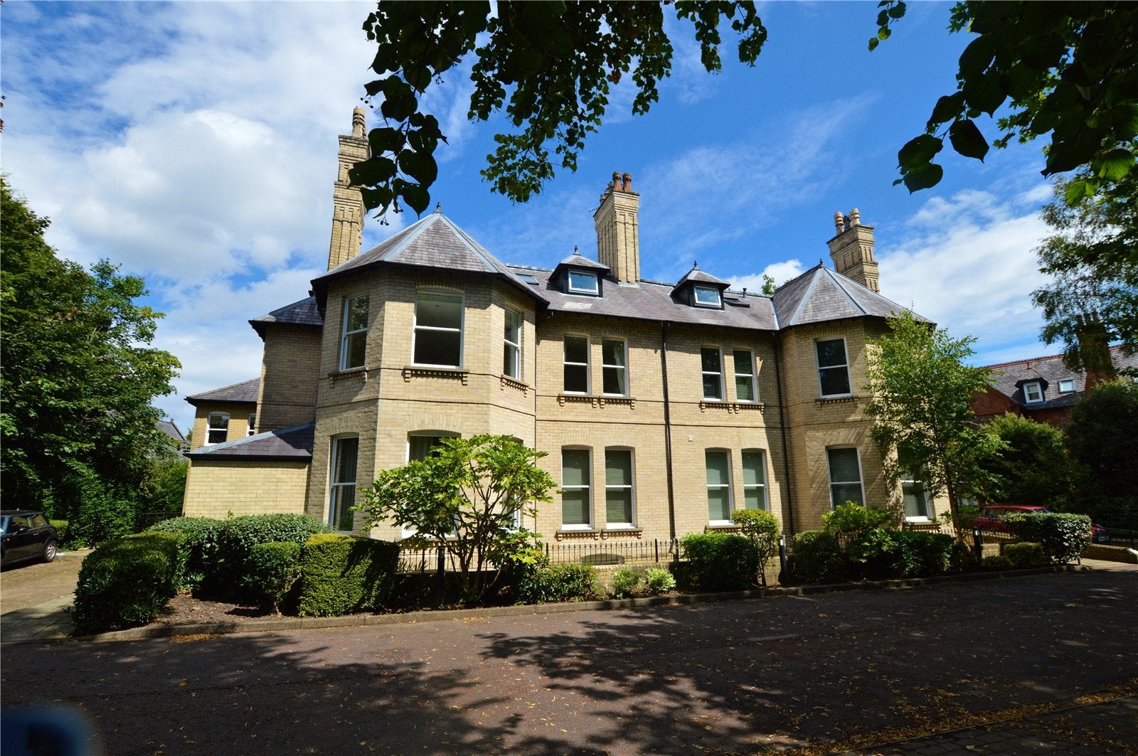 Flat Cavendish Road in Trafford