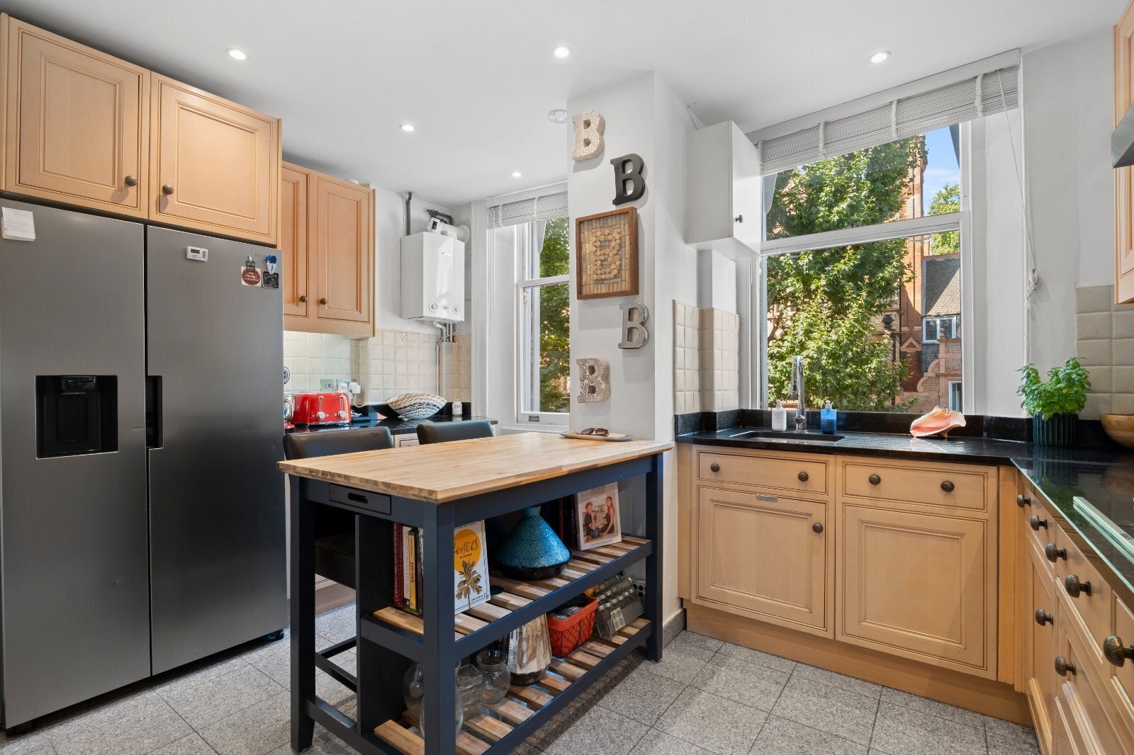 Flat Harrington Gardens in Greater London