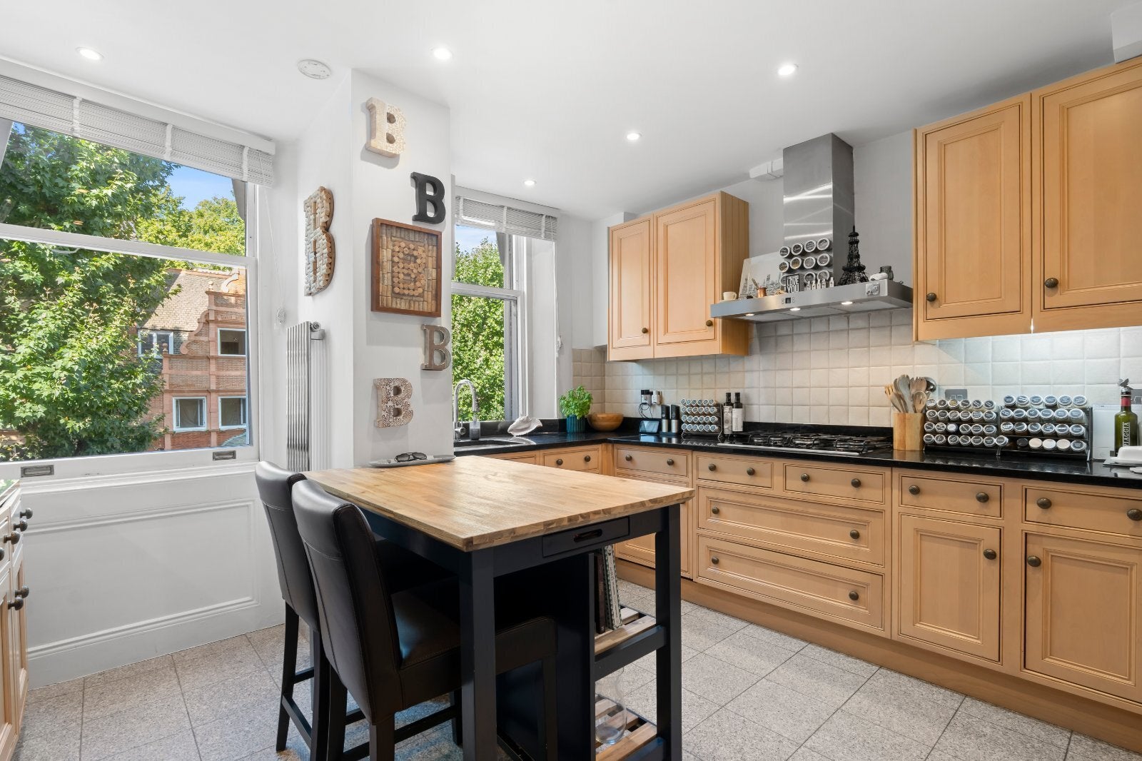 Flat Harrington Gardens in Greater London