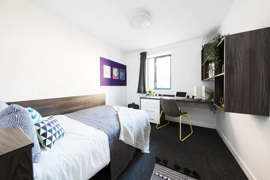 Room Erskine Street in Liverpool