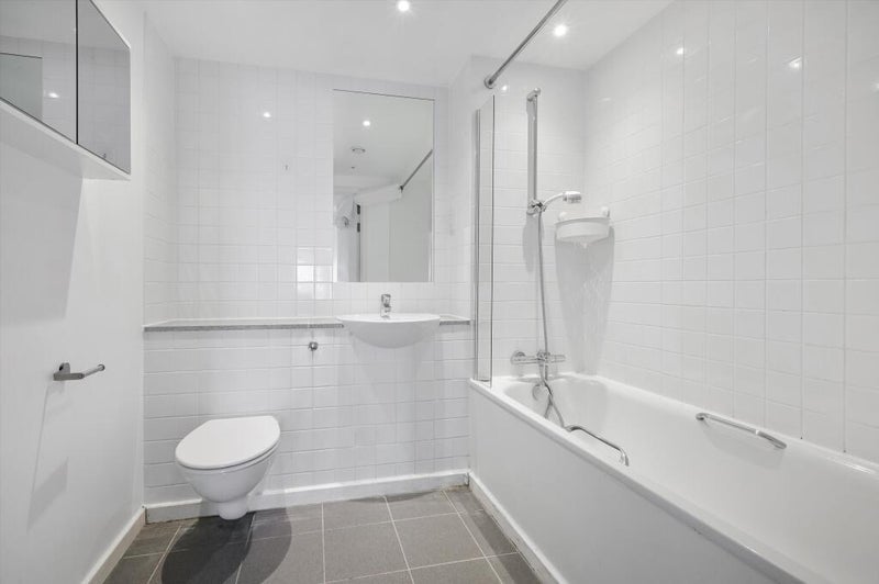 Room York Way in Greater London
