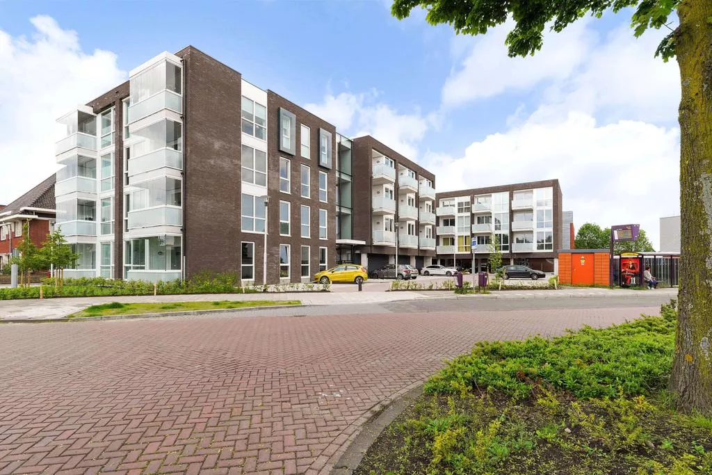 Appartement Stationsplein 18 in Rijen