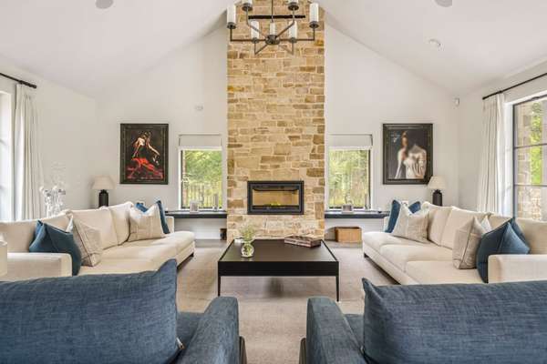 House Woodside in Mole Valley