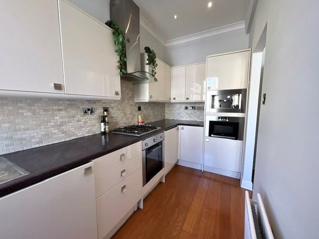 Flat Hormead Road in City of Westminster
