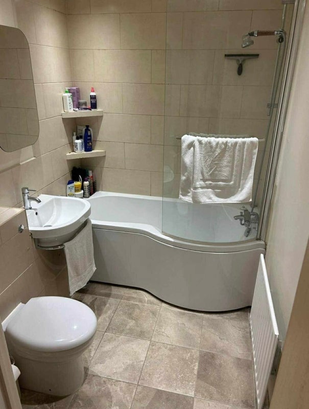 Flat De Beauvoir Crescent in Greater London