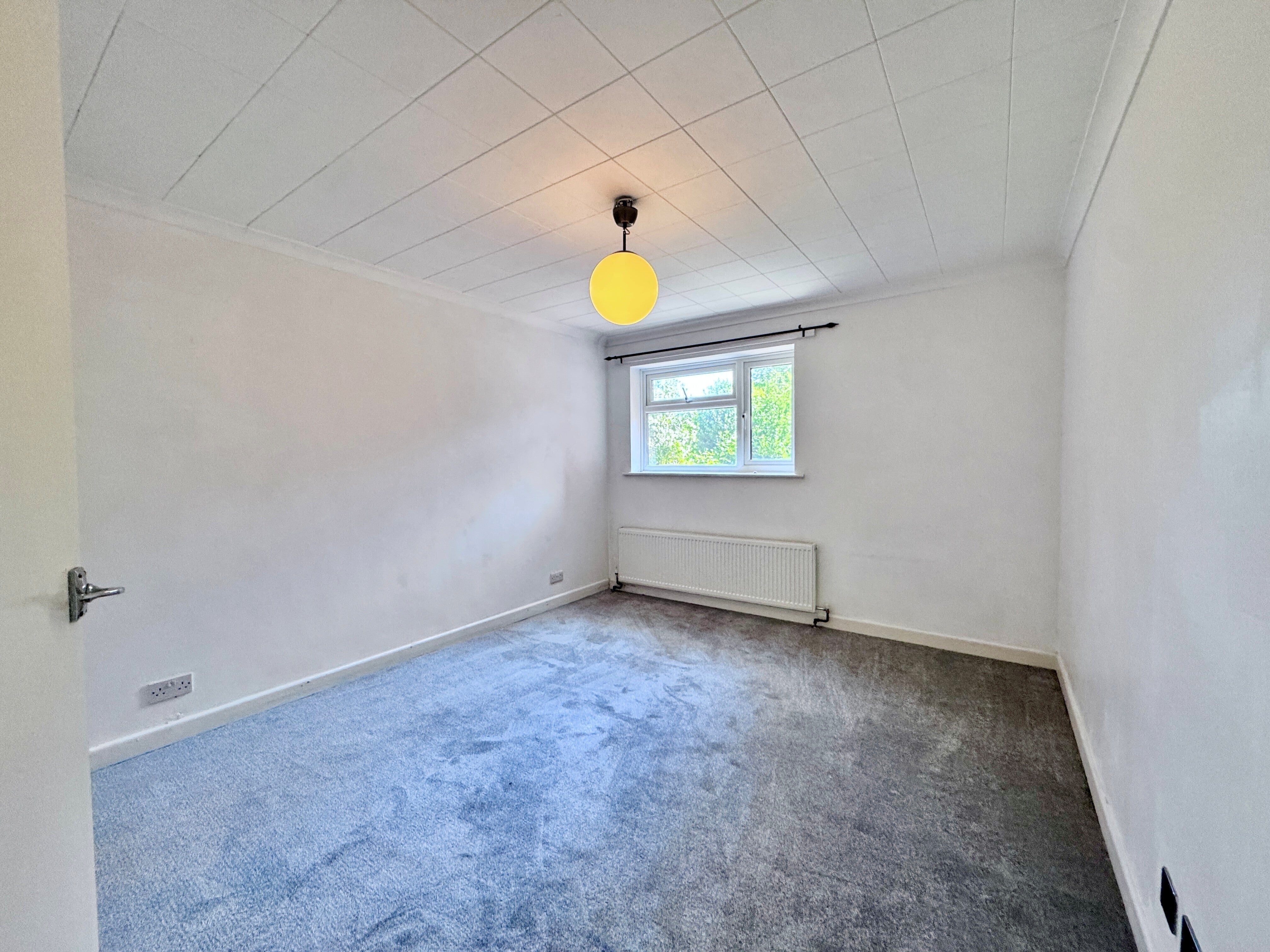 Flat Portarlington Road in Bournemouth