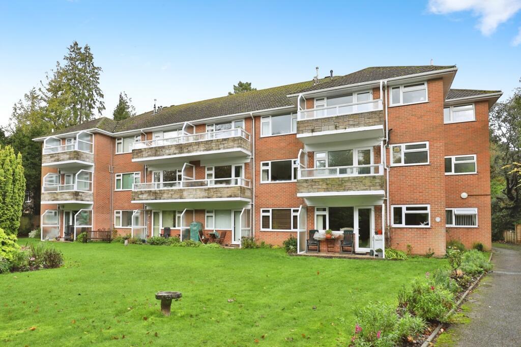 Flat Portarlington Road in Bournemouth
