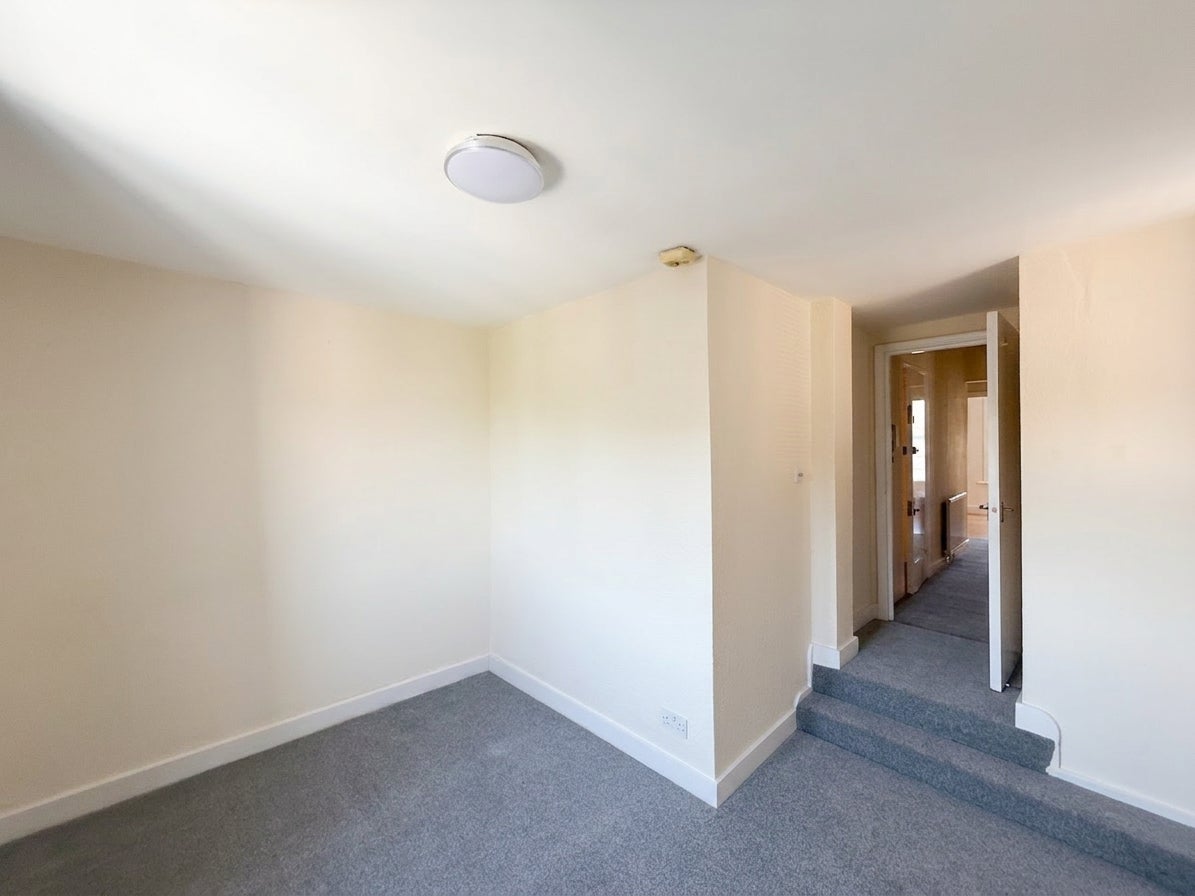 Flat Birkbeck Road in Greater London