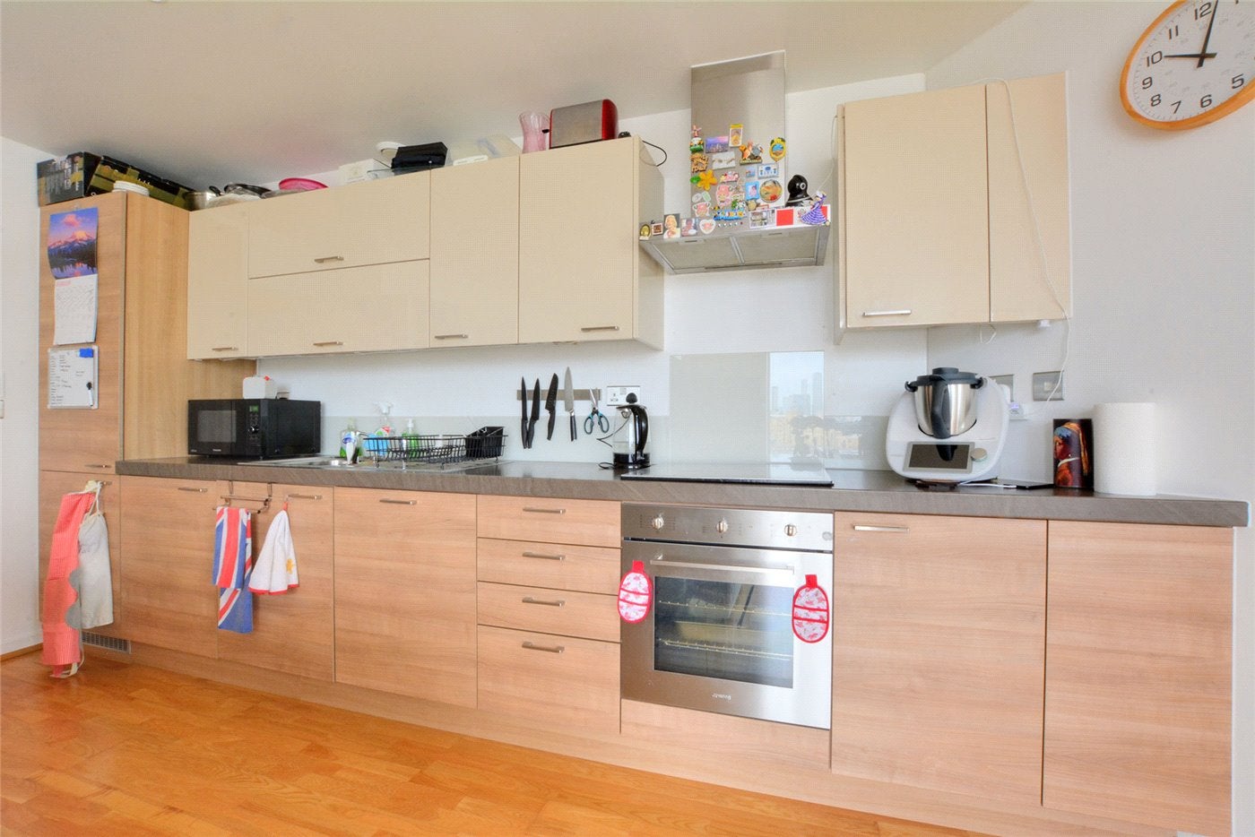 Flat Harmony Place in Greater London