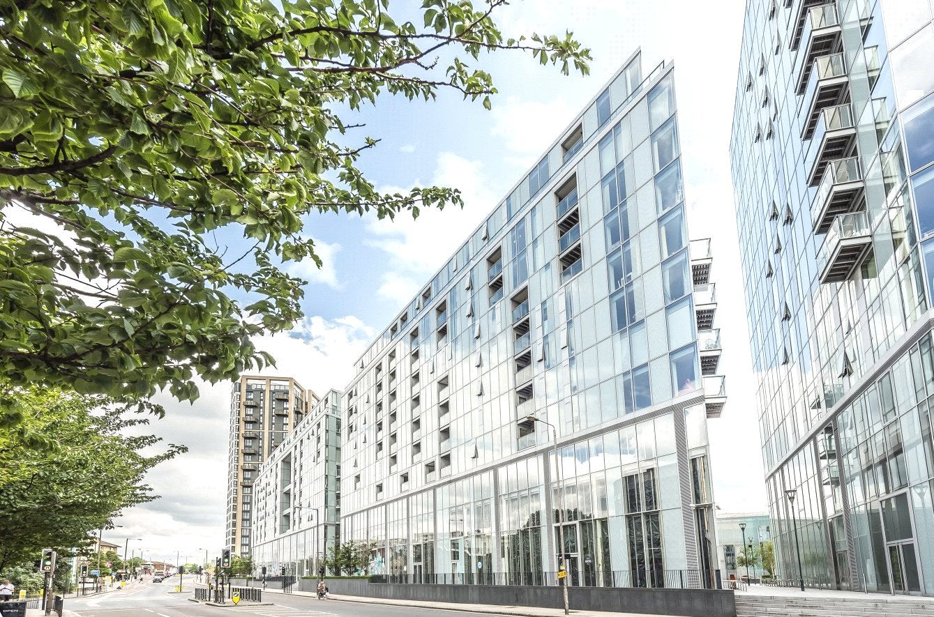 Flat Harmony Place in Greater London