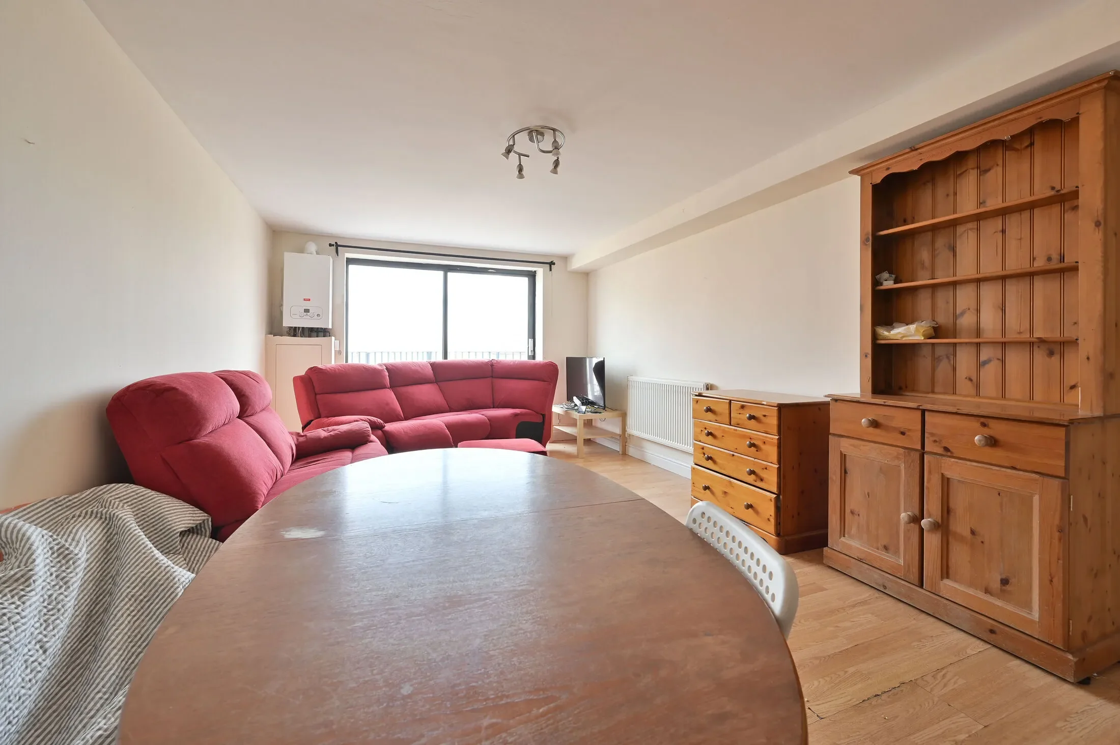 Flat Waldrons Yard in Greater London