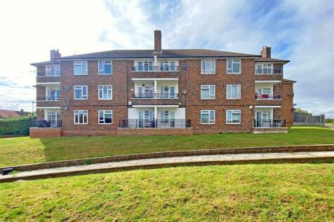 Flat Montgomery Crescent in Greater London