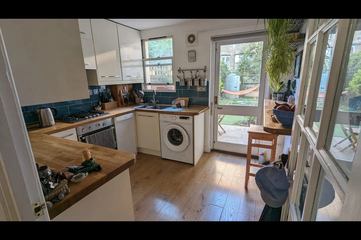 Flat Albion Road in Greater London