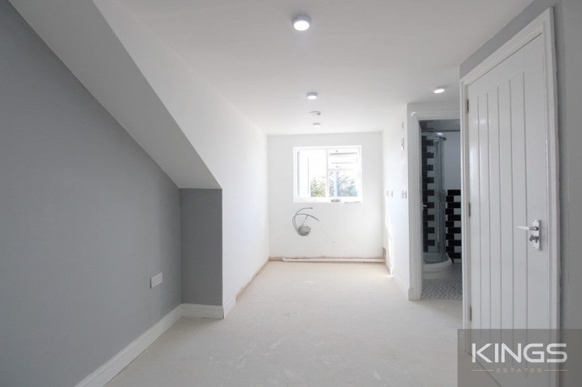 Flat Heysham Road in Southampton