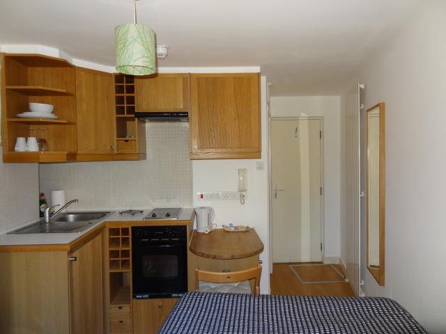 Flat Cartwright Gardens in Greater London
