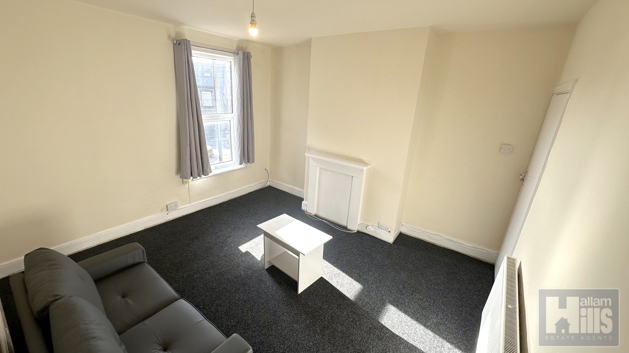 Flat Elliot Road in Sheffield