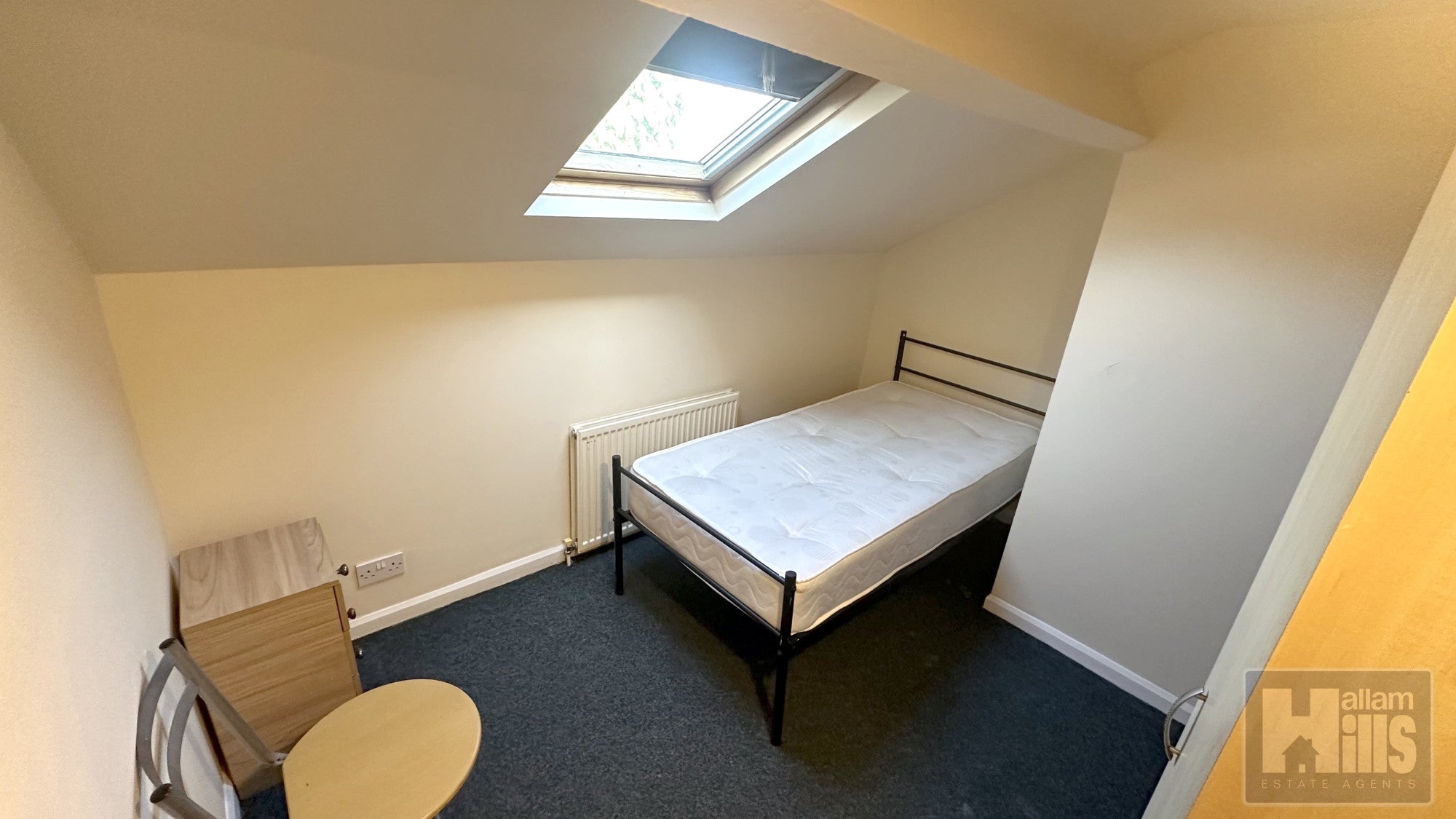 Flat Elliot Road in Sheffield