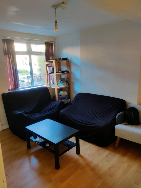 Room Belle Vue Road in Leeds
