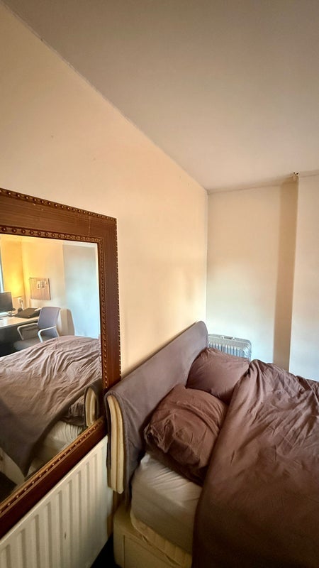 Room Belle Vue Road in Leeds