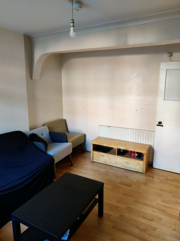 Room Belle Vue Road in Leeds