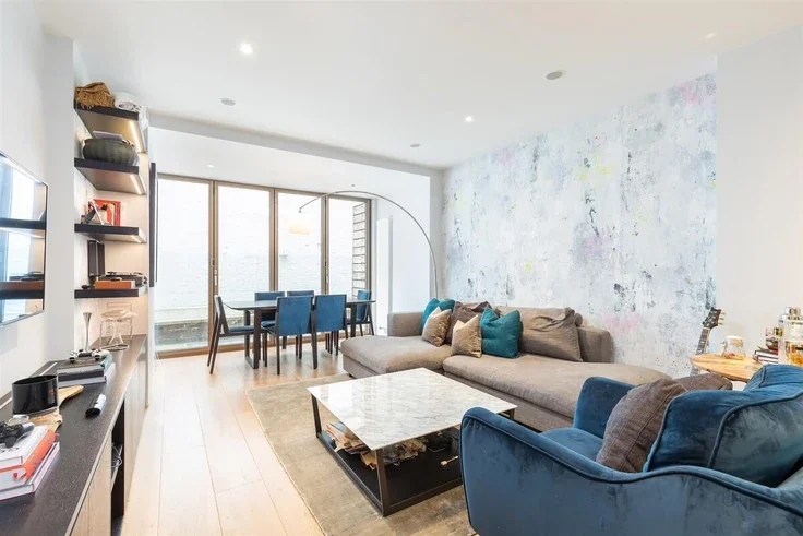 Flat Great Titchfield Street in City of Westminster