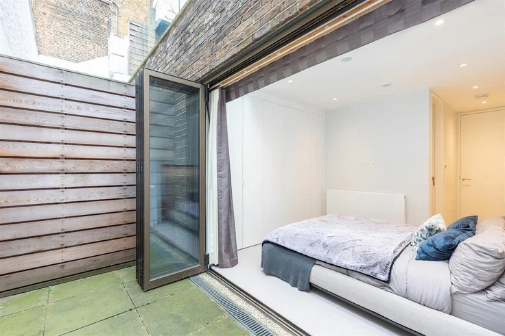 Flat Great Titchfield Street in City of Westminster