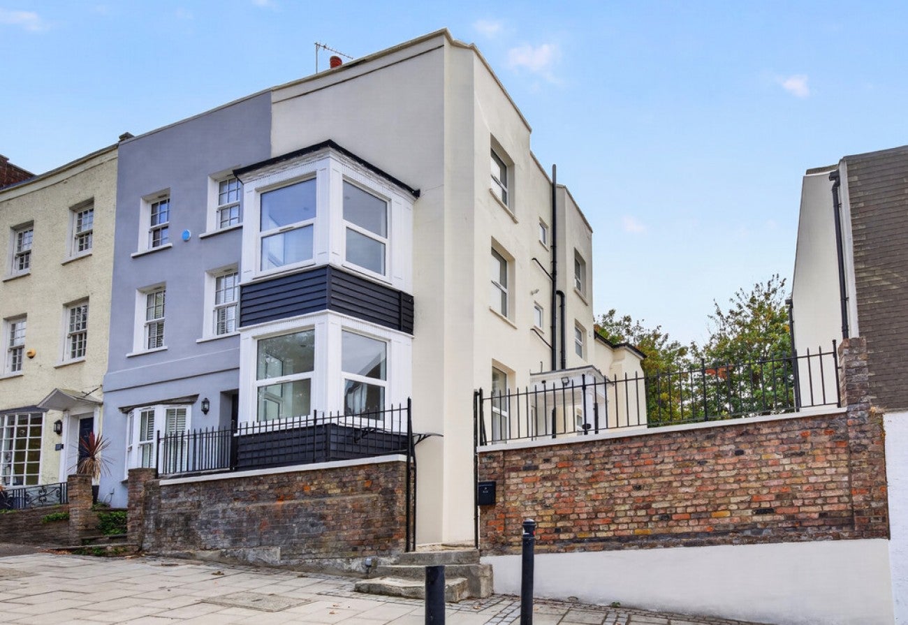 Flat Beechwood Place in Greater London