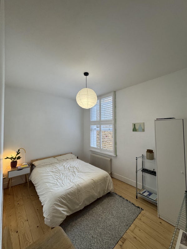 Room Montague Avenue in Greater London