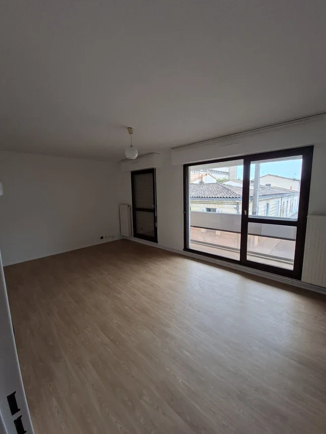 Flat Rue des Sablières in Bordeaux