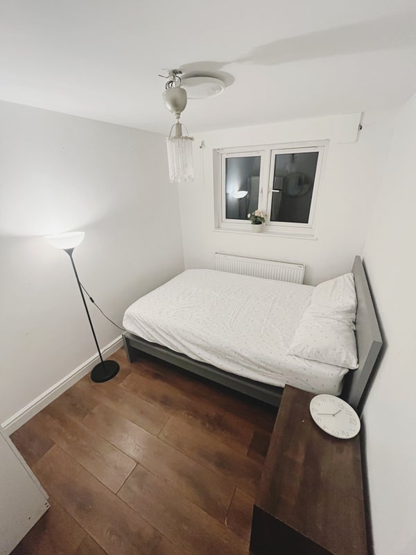 Room Godstone Road in Greater London