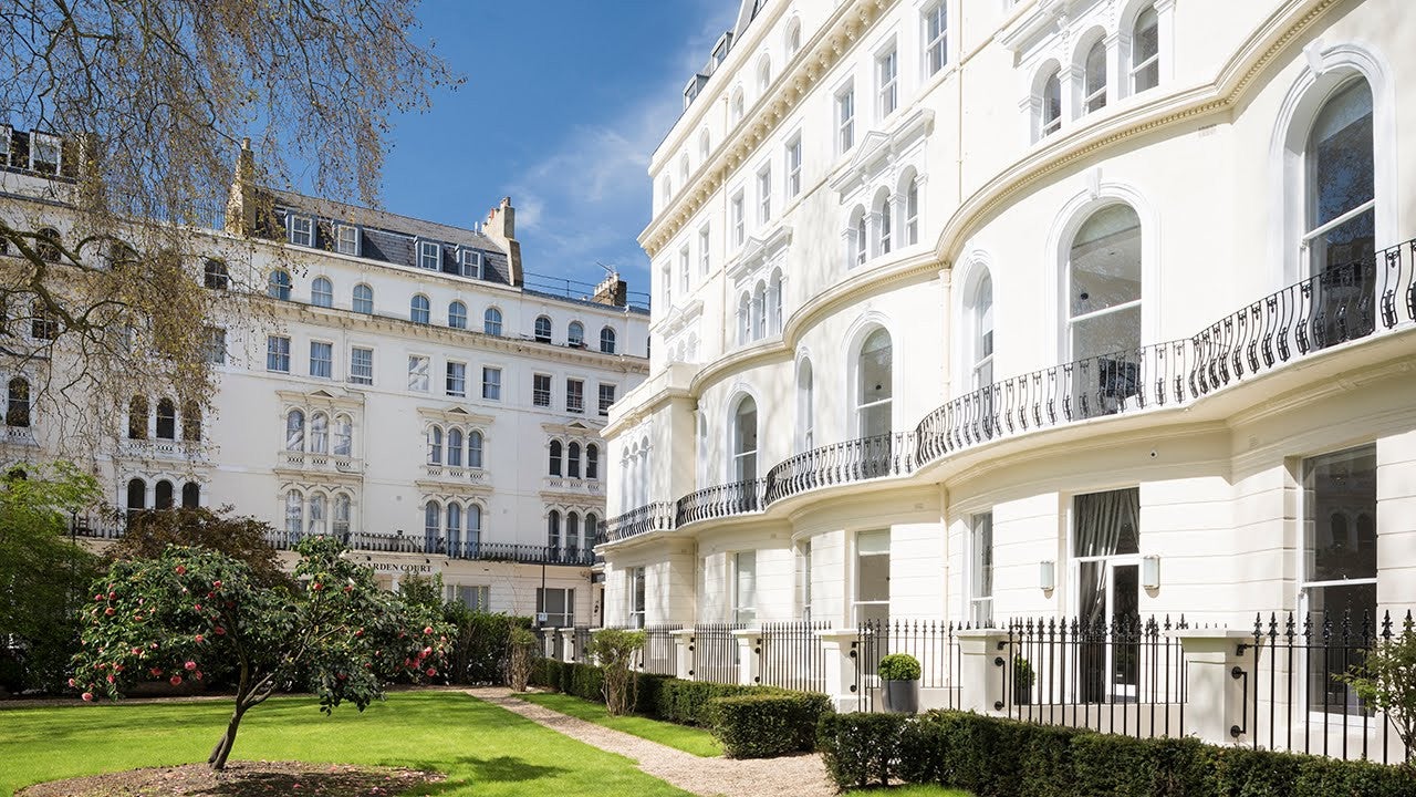 Flat Kensington Gardens Square in City of Westminster
