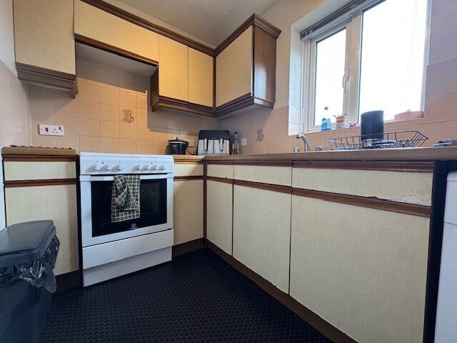 Flat Redcliff Mead Lane in Bristol