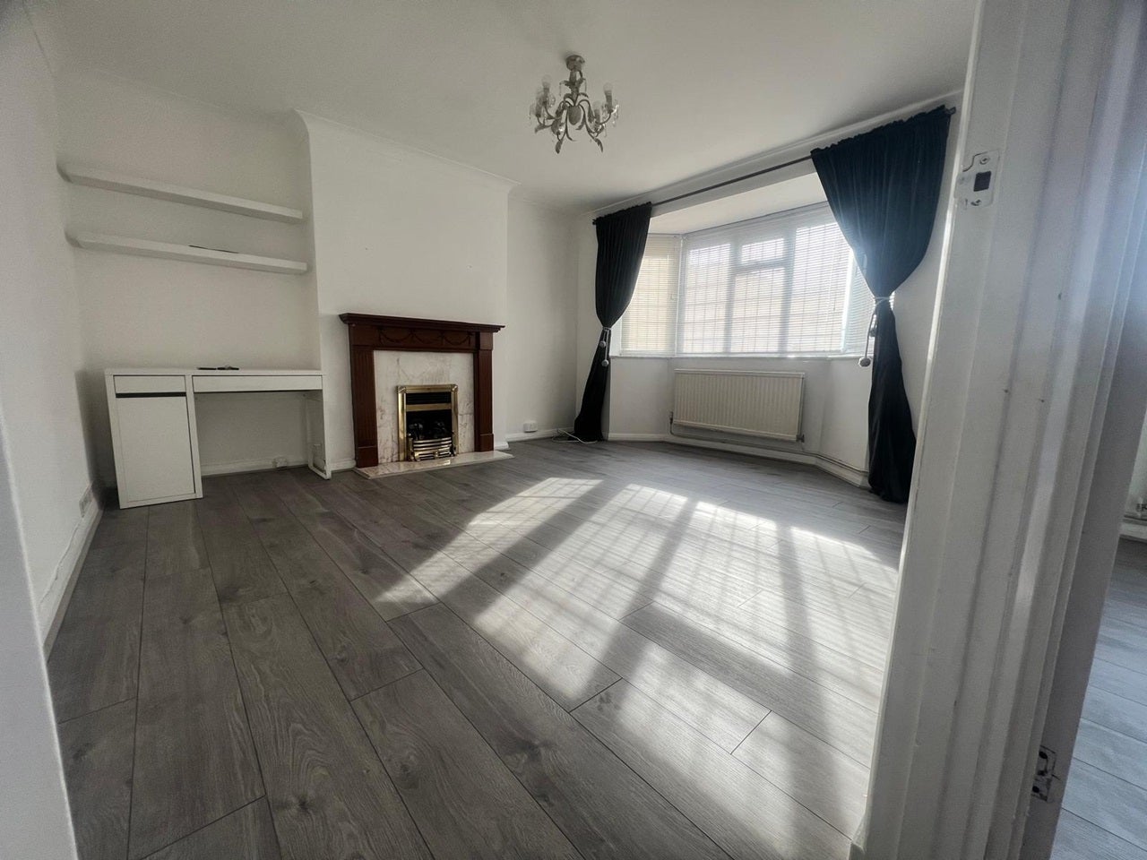 Flat Courtfield Avenue in Greater London