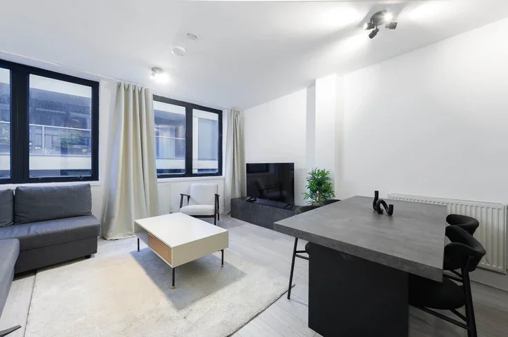 Flat Gee Street in Greater London