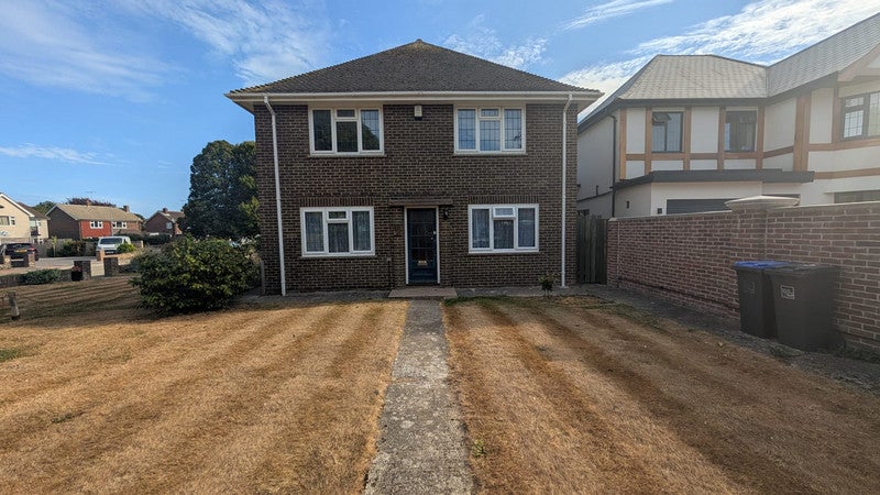 Flat Ashurst Drive in Worthing