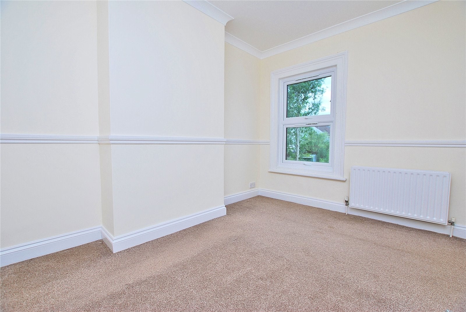 Flat Ash Road in Rushmoor