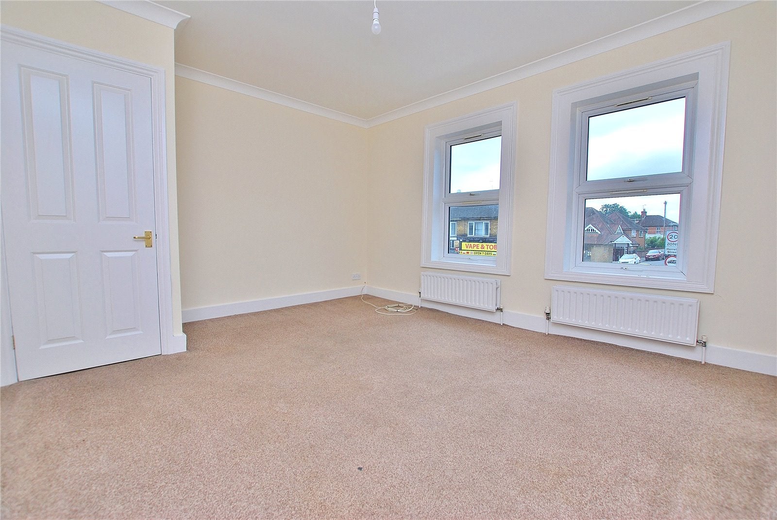 Flat Ash Road in Rushmoor