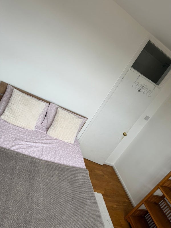 Room Paradise Street in Greater London