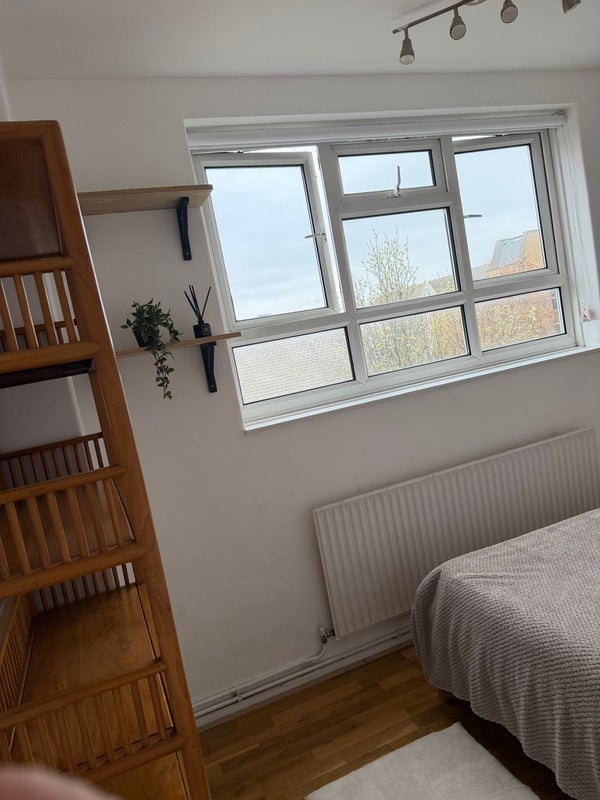 Room Paradise Street in Greater London