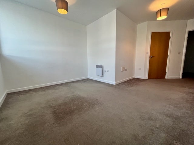 Flat New Road in Brentwood