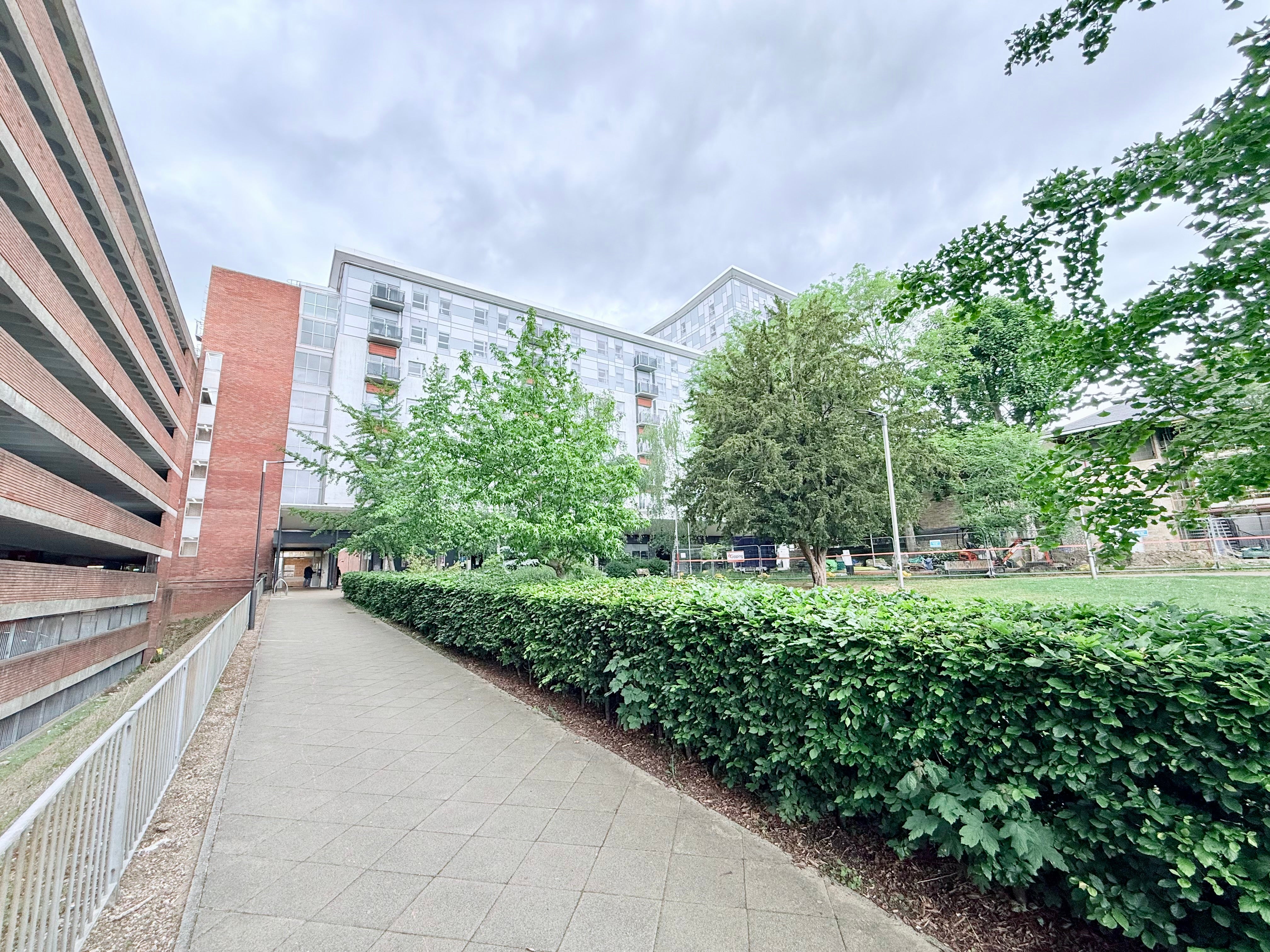 Flat New Road in Brentwood