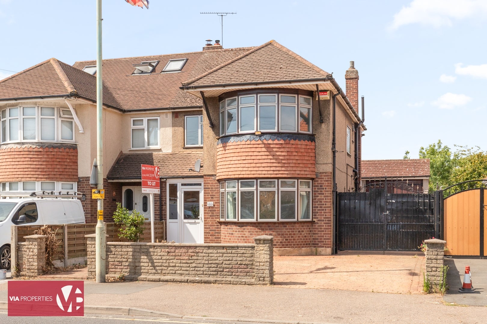 House Churchgate Road in Broxbourne