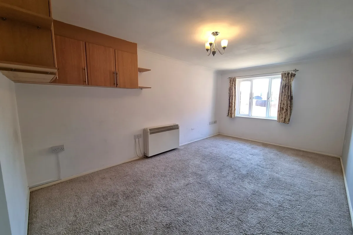 Flat The Crossways in Gosport
