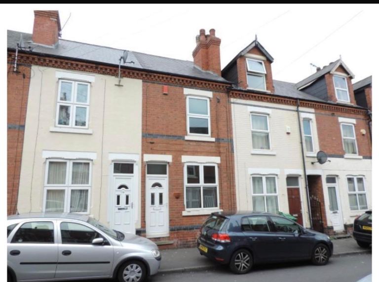 Flat Dovedale Road in Nottingham