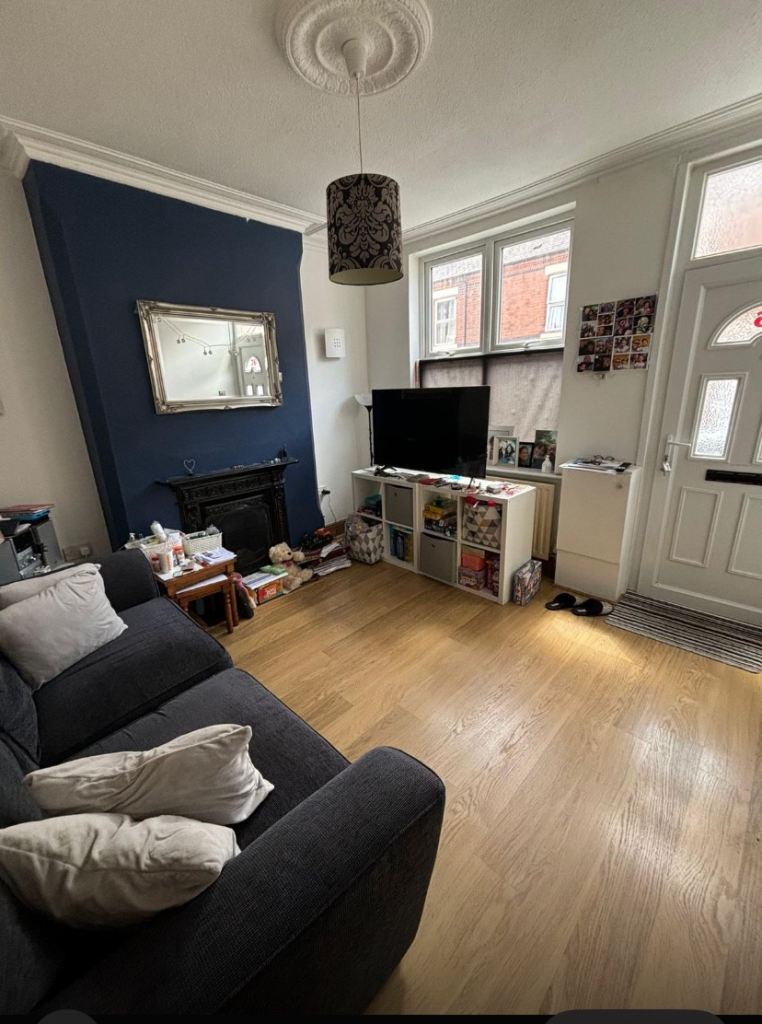 Flat Dovedale Road in Nottingham