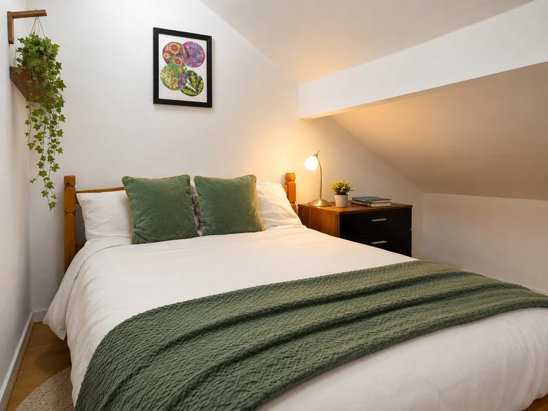 Room Eastwood Road in Sheffield
