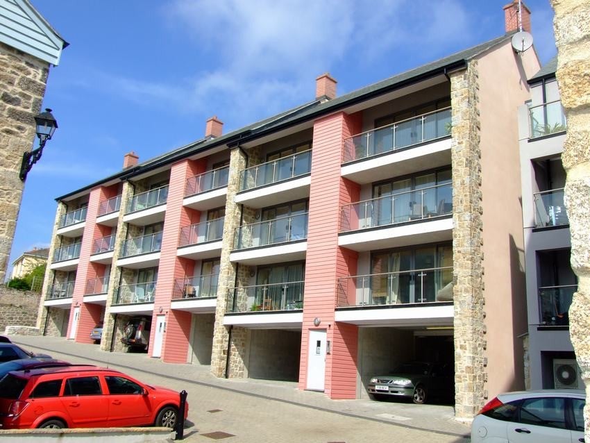 Flat Quay Hill in Penryn