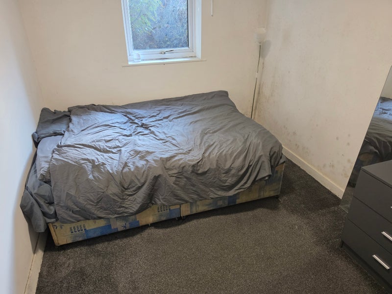 Room New City Road in Glasgow