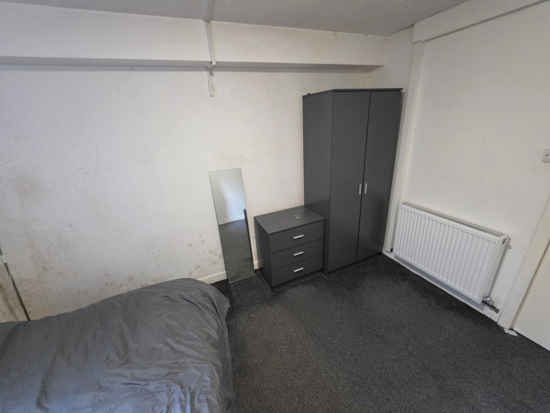 Room New City Road in Glasgow